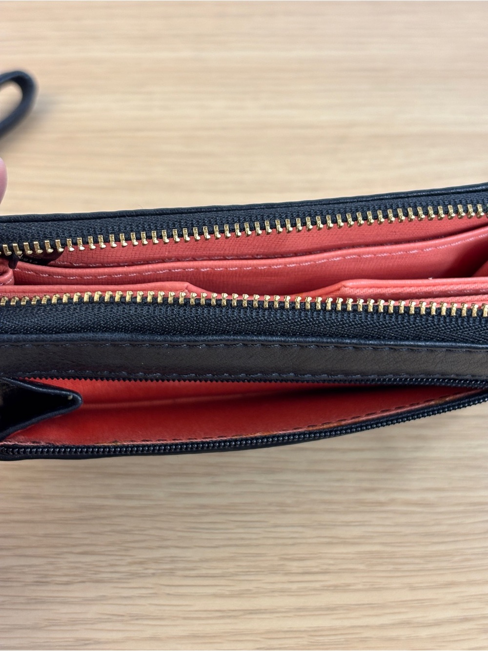 Fossil Black‎ Star-Studded Leather Zip-Around Wristlet Wallet/Clutch - Picture 5 of 11